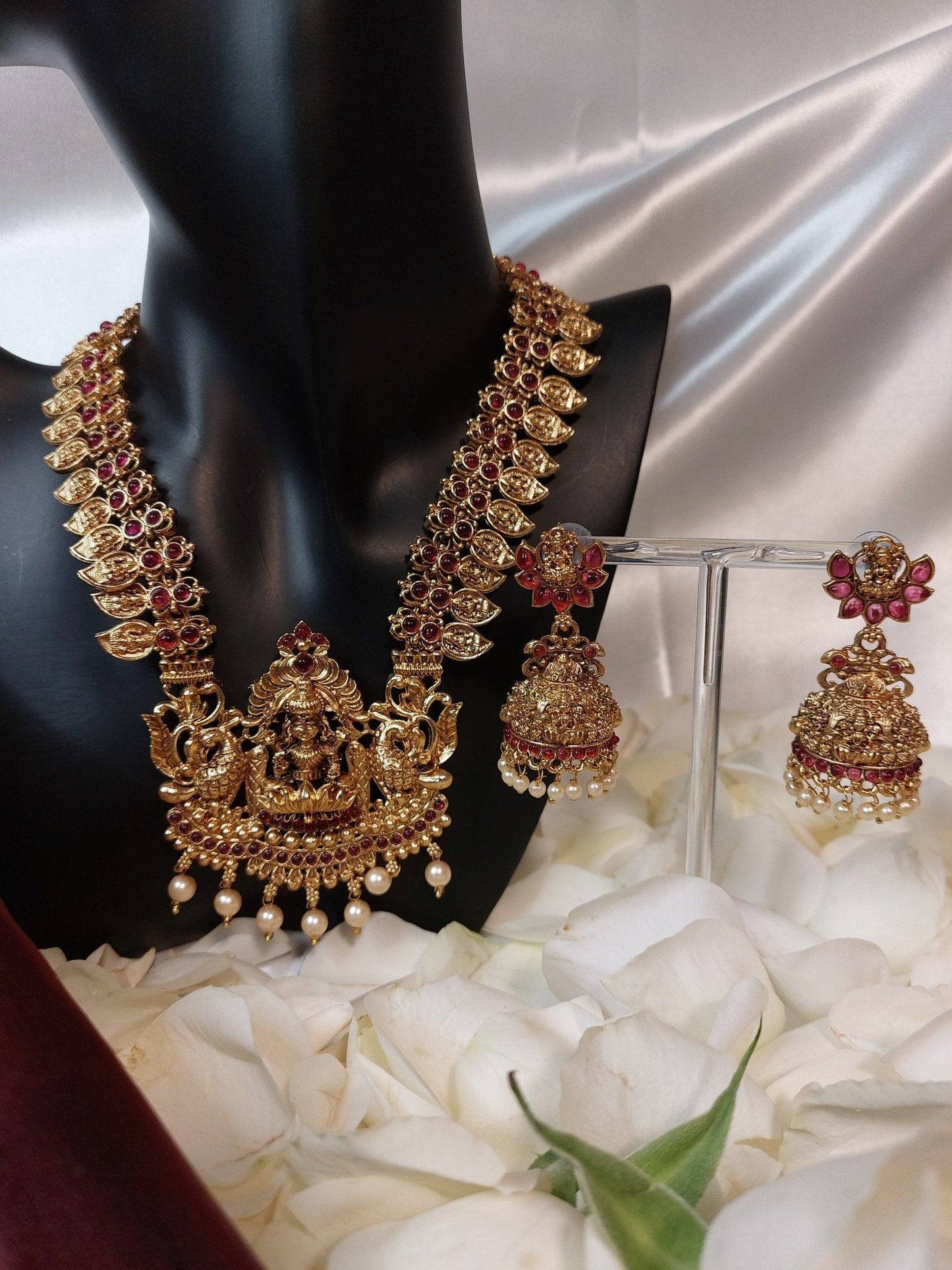 Chitra Aaram