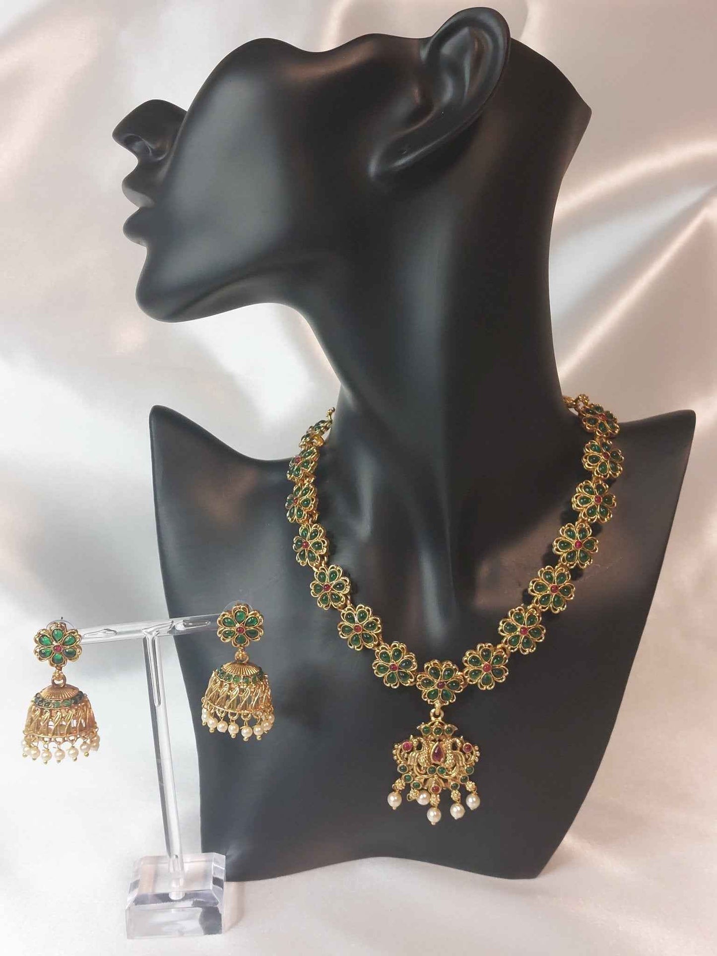 Poonam Necklace Set
