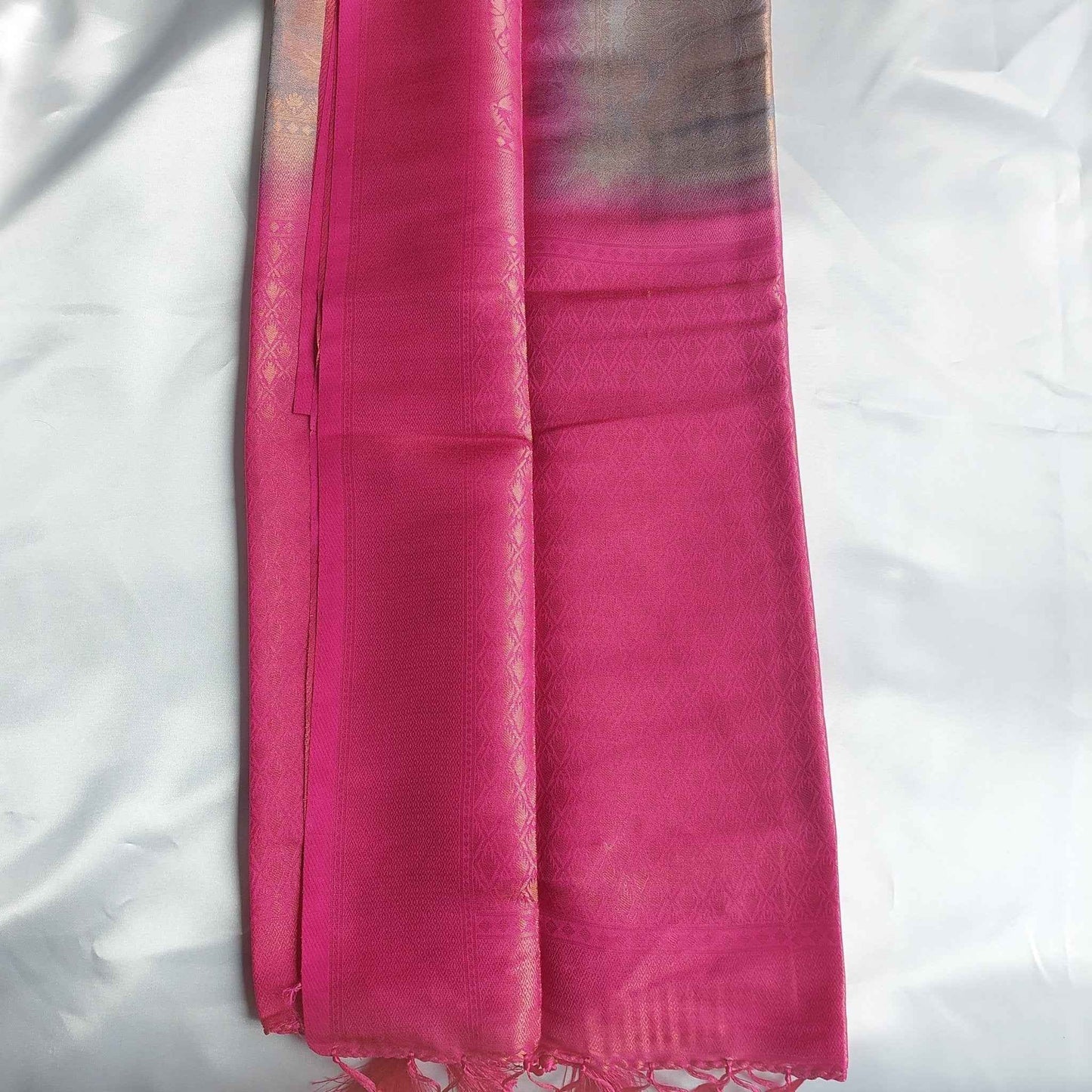 Mona Saree