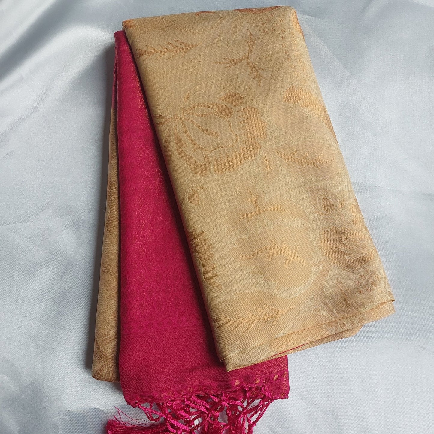 Nila Saree
