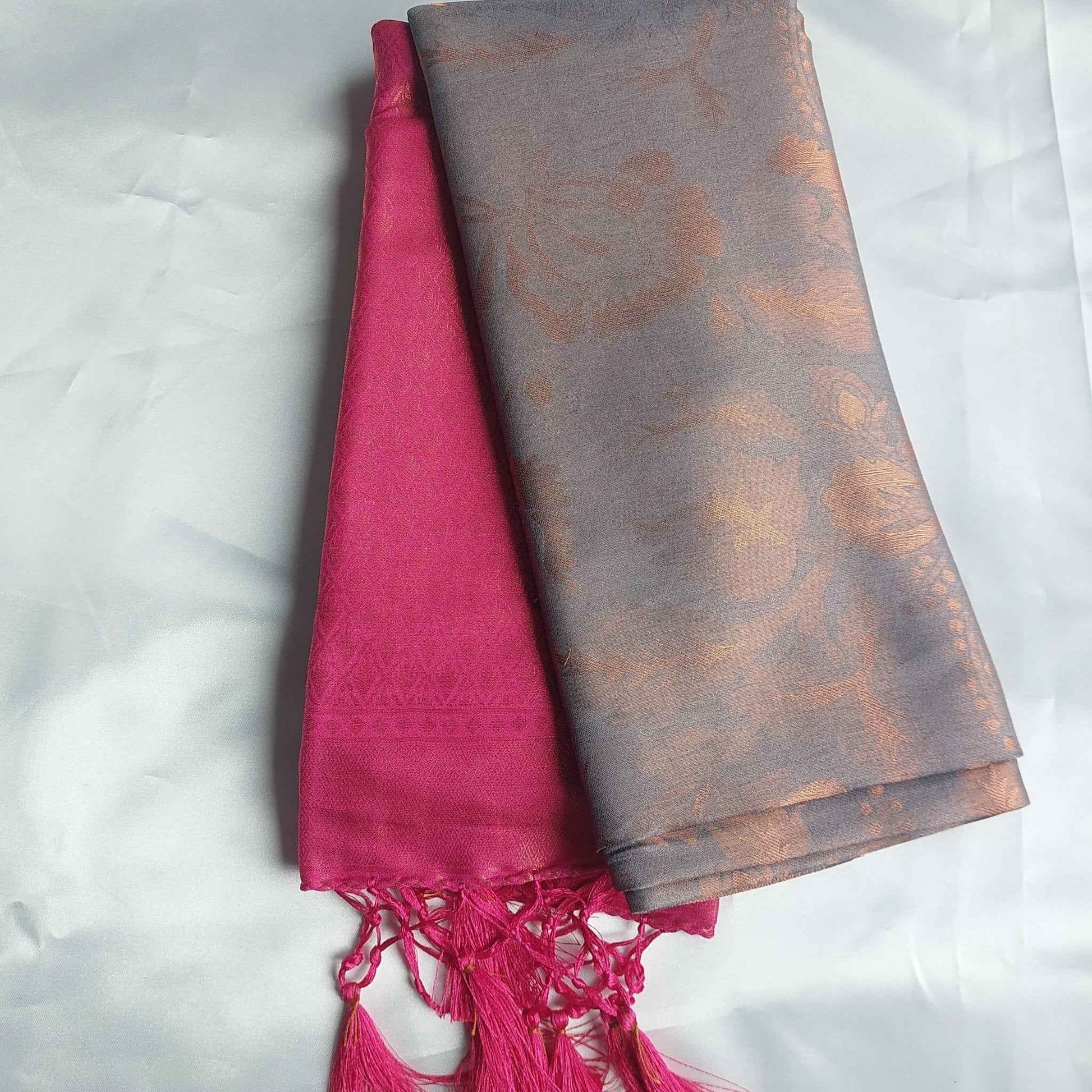Mona Saree