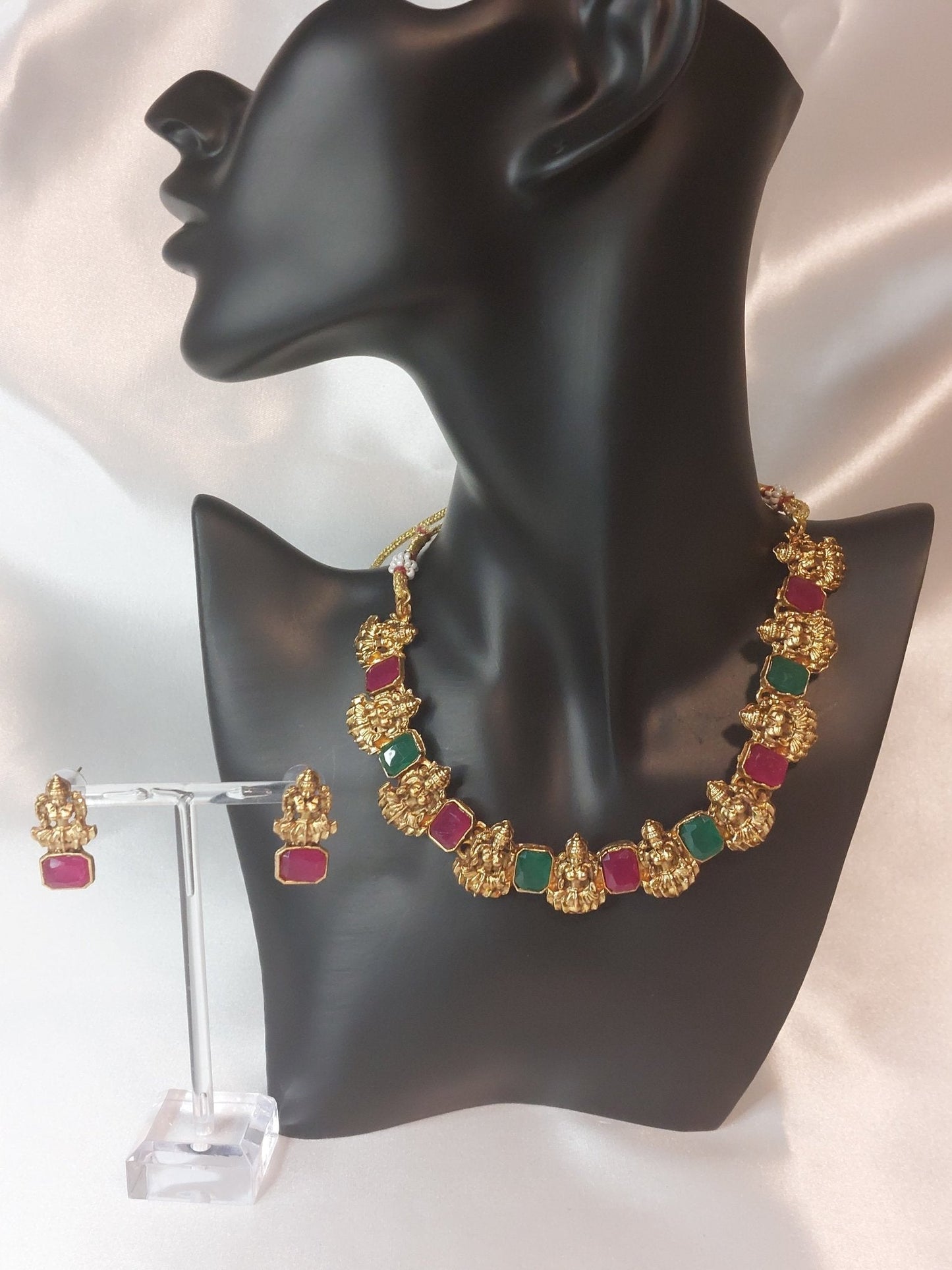 Apsara Necklace Set